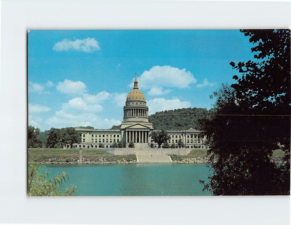 Postcard State Capitol Charleston West Virginia USA
