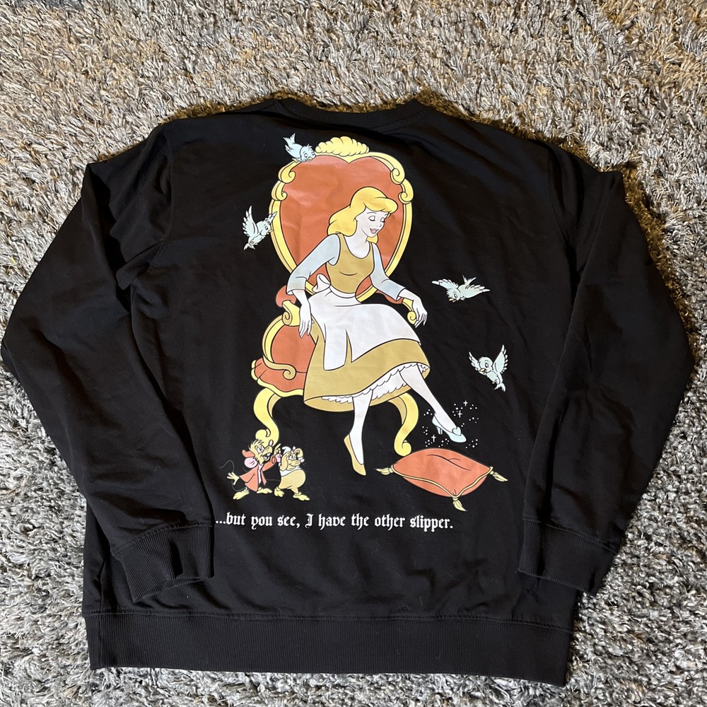 Disney Cinderella Slipper Cakeworthy Crewneck Pullover Sweatshirt Women’s XL EUC