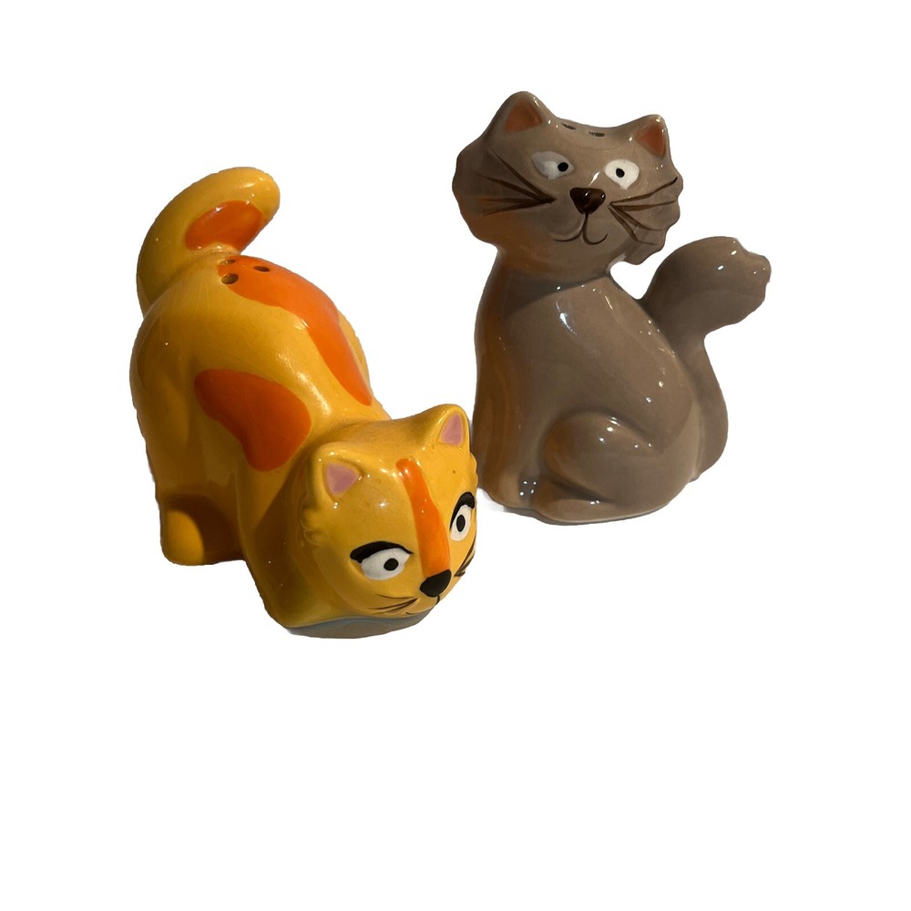 Frisky Business Adorable Cats Salt & Pepper Shaker Set Pre Owned Good Condition