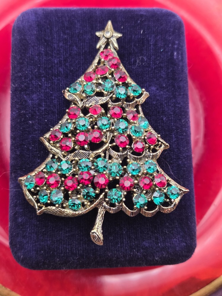 Vintage WEISS Christmas Tree Brooch Pin Green & Red Rhinestone Gold Tone