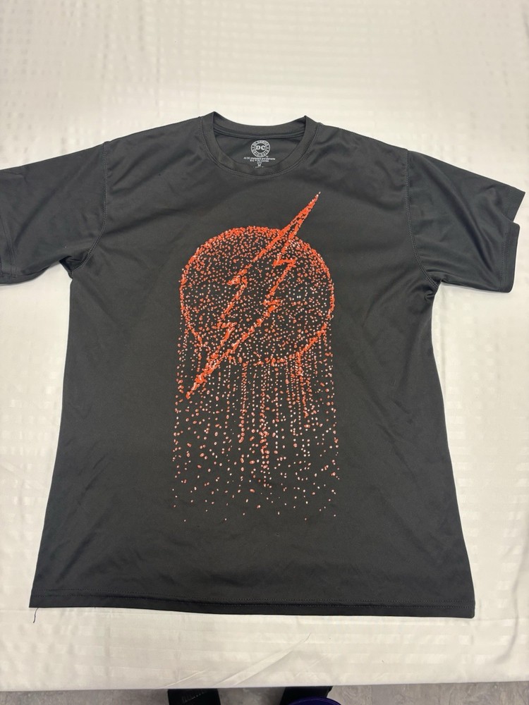 DC Comics Mens The Flash Raised Graphic Performance T-Shirt Black Red Size M
