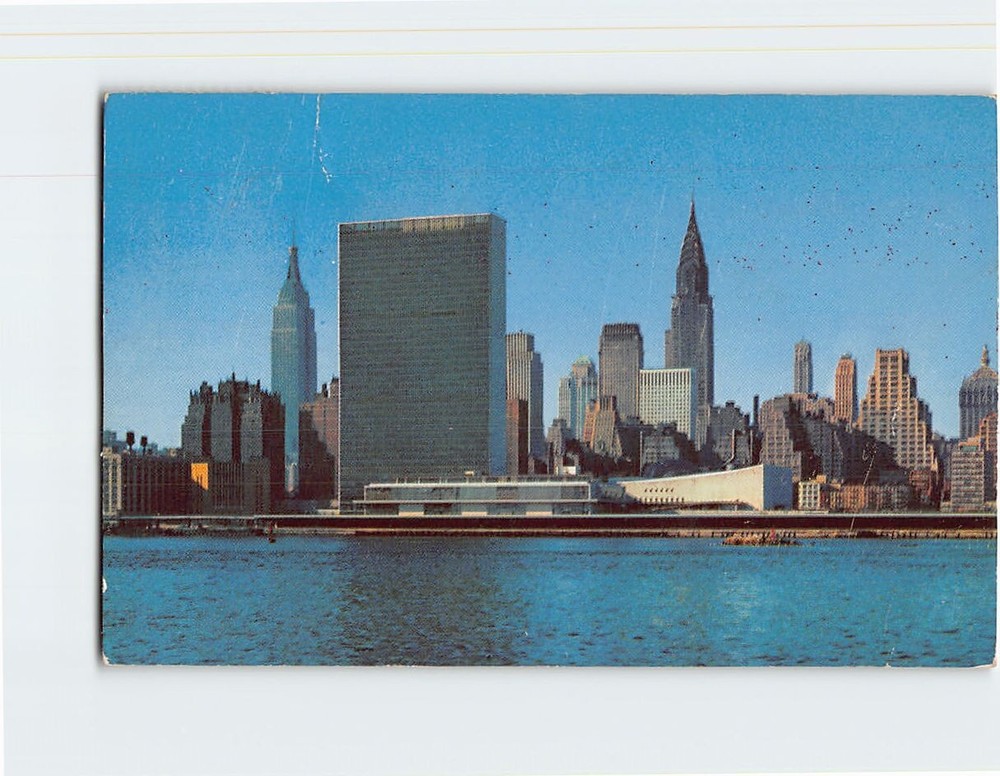 Postcard Midtown-Manhattan skyline from across the East River, New York City, NY