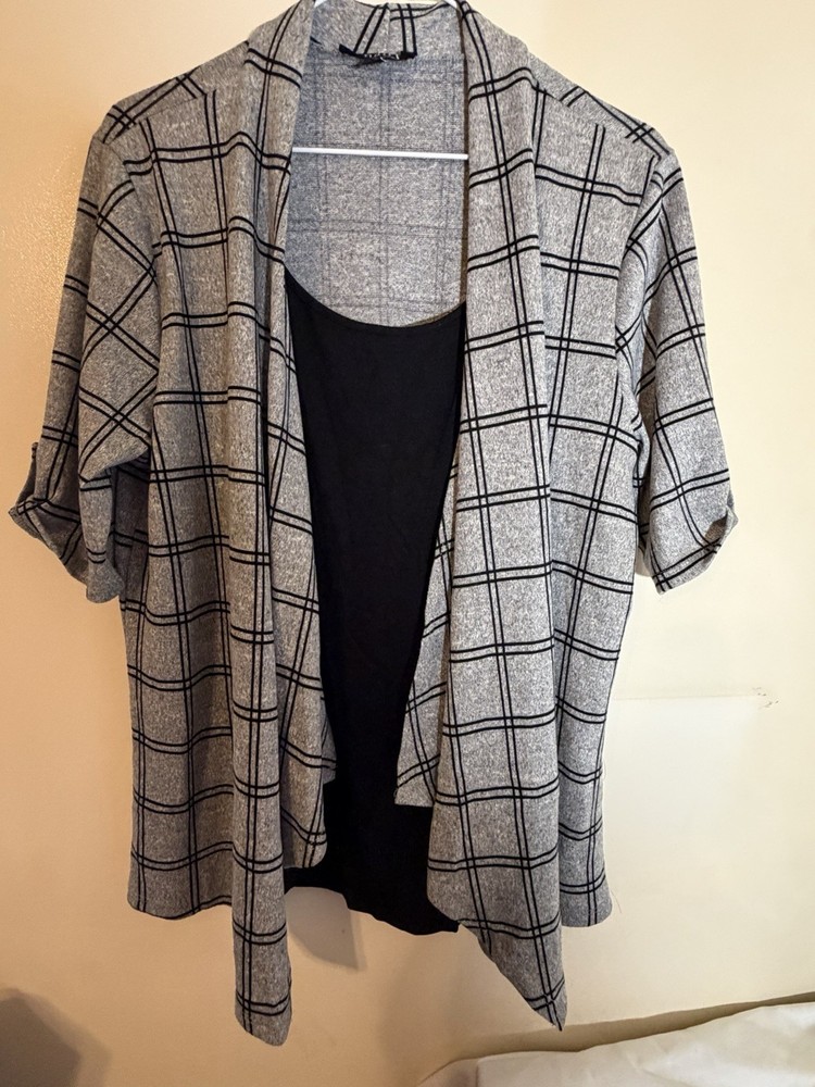 Naif Womens 3/4 Sleeve Gray And Black Dressy, Casual Business Blouse XL 1 Piece￼