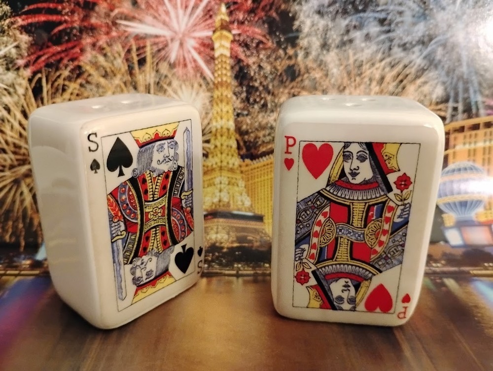 Mini Salt And Pepper Shakers  - Poker Playing Cards - King & Queen