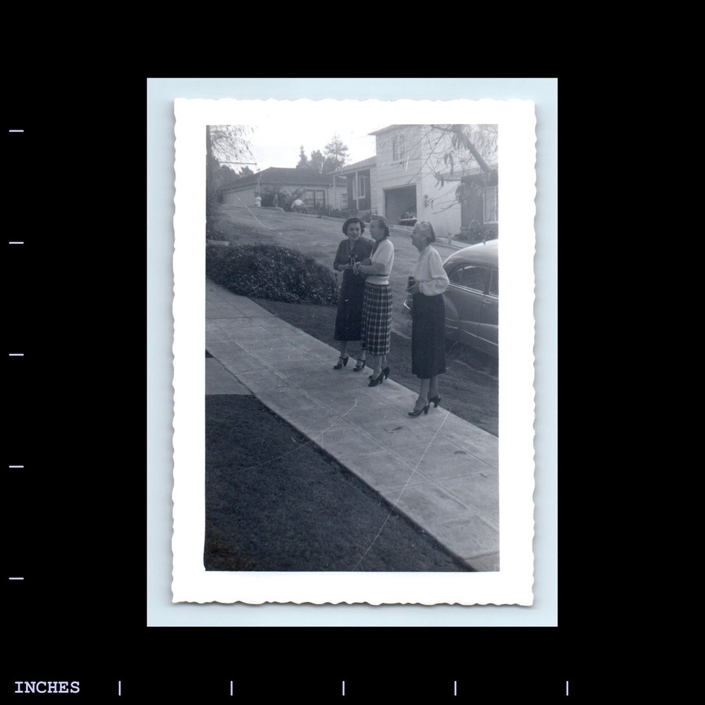 Old Vintage Photo WOMEN WITH CAMERA STREET SCENE CLASSIC CAR