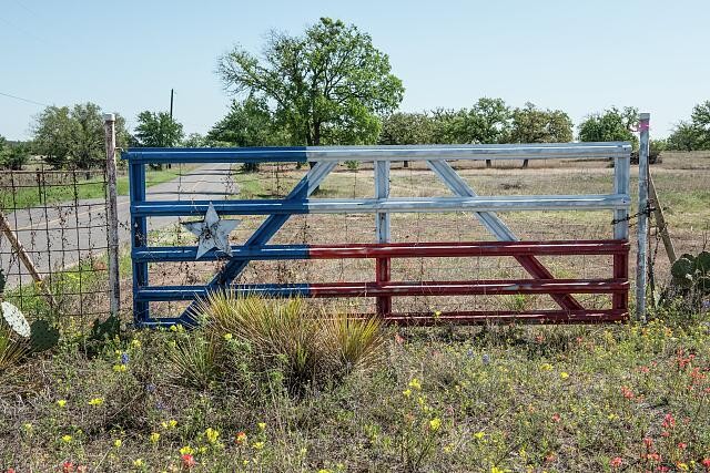 Photo:Llano County Texas 2014 Texas Lone Star Flag Farm Gate