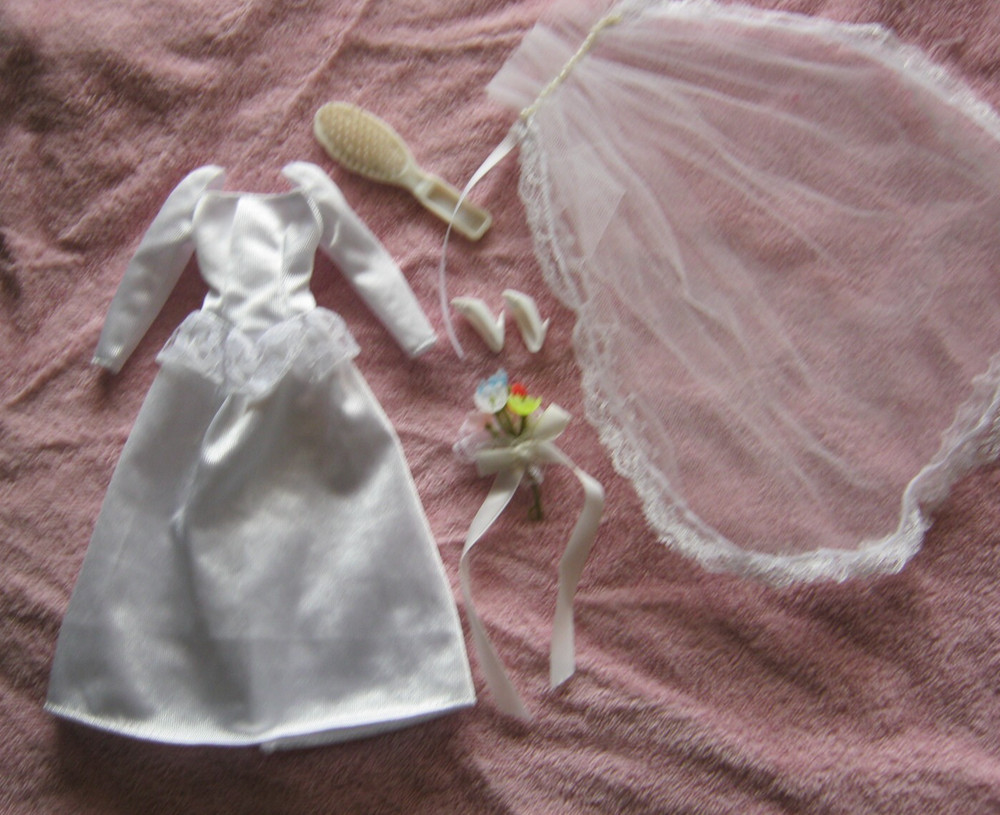 Vintage Mattel Barbie Wedding Bridal Dress  w/new Shoes New Veil & Bouquet