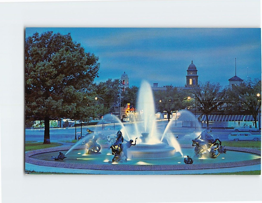 Postcard The JC Nichols Memorial Fountain Kansas City Missouri USA