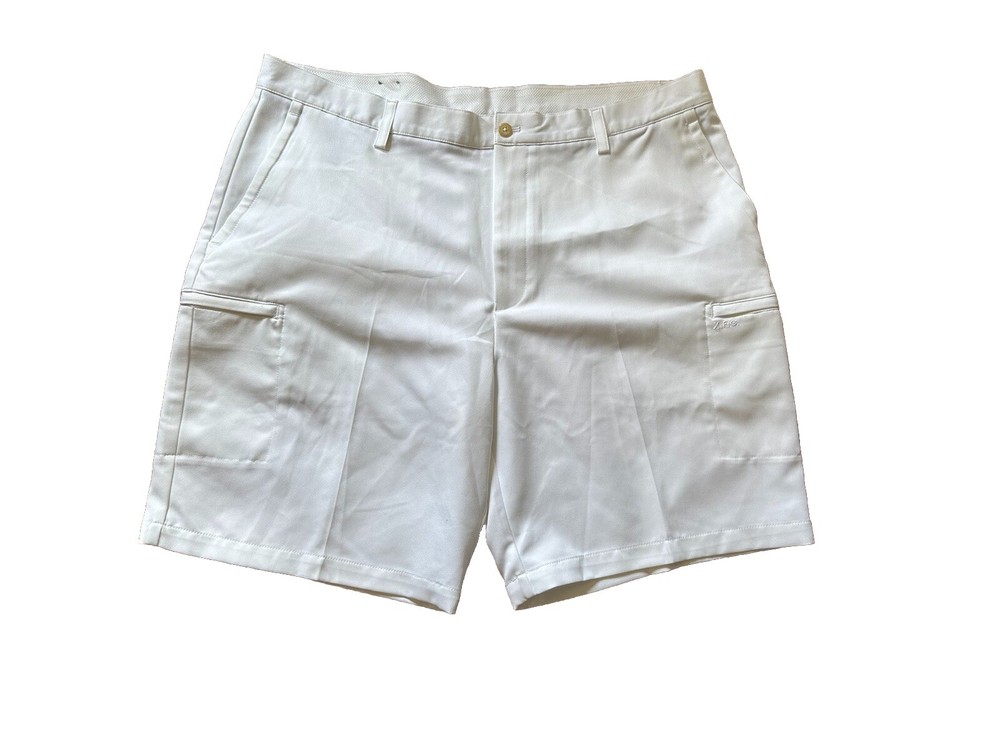 IZOD Golf Shorts. White, Men's 42 XFG Lightweight Zip Cargo Pocket