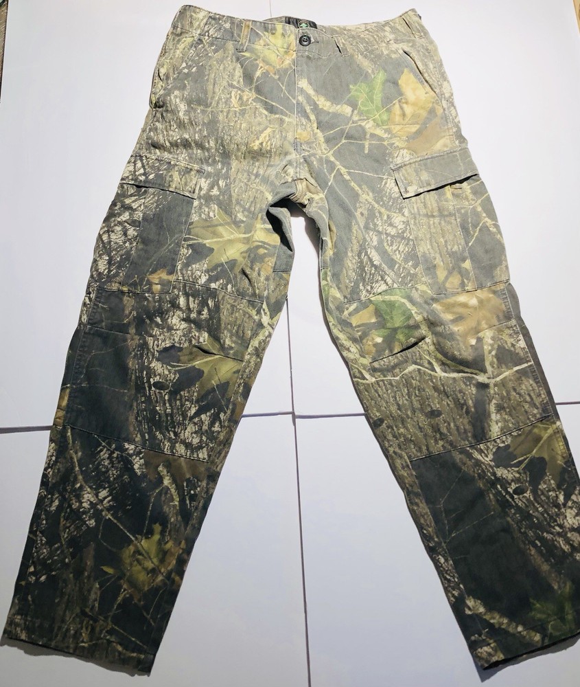 RedHead Men's Medium Camo Cargo Pants for Outdoor Adventure