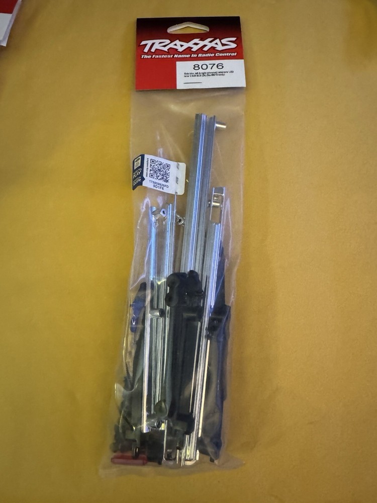 Traxxas 8076 - Side Trim, TRX-4 8010 Body