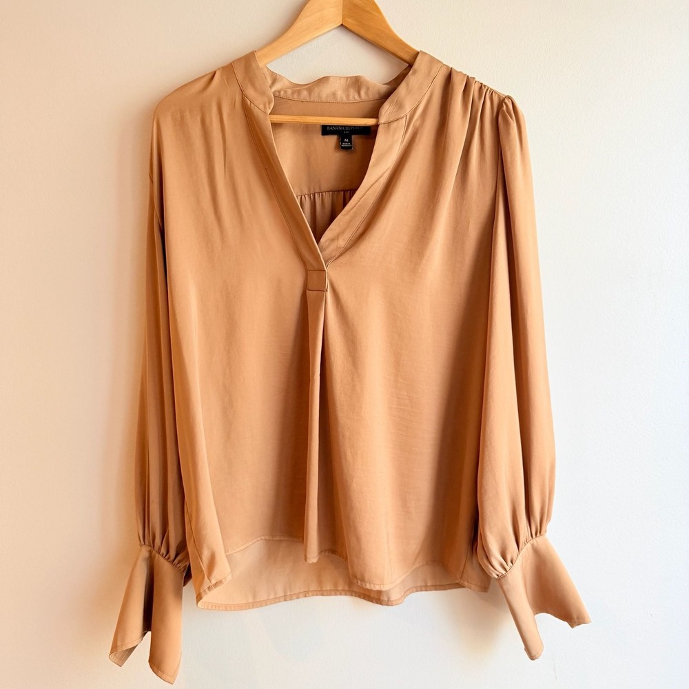 Banana Republic Women's Tan Crepe Volume-Sleeve V-Neck Blouse Size M