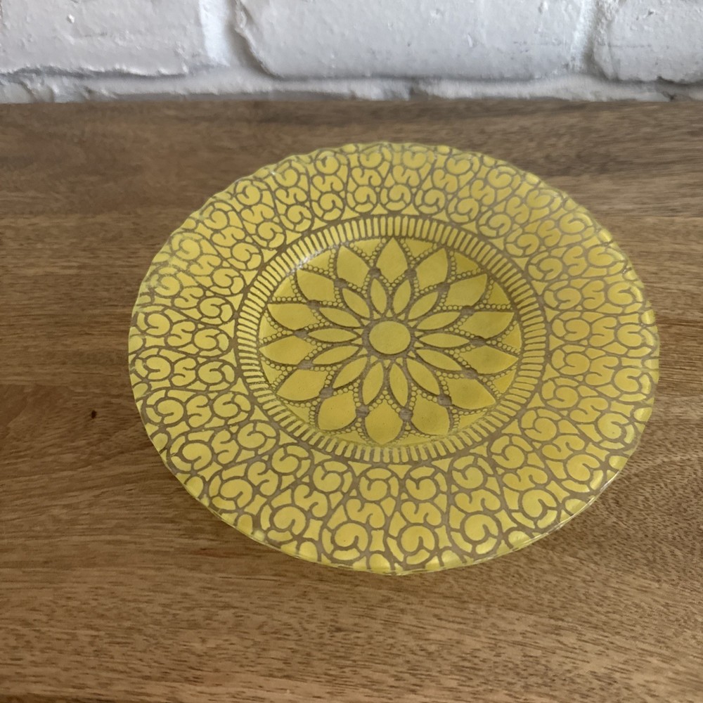 Vintage Sydenstricker Fused Art Glass Plate White Yellow Daisy Dragonfly 9 7/8
