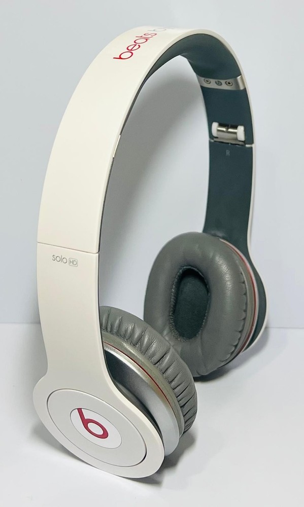 BEATS Dr Dre SOLO HD WHITE /GRAY  HEADPHONES  WIRED- WITH NEW EAR PADS