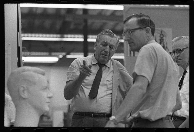 Photo:Walt Disney 1963 Studio Meeting Men Bust Sculpture LOOK