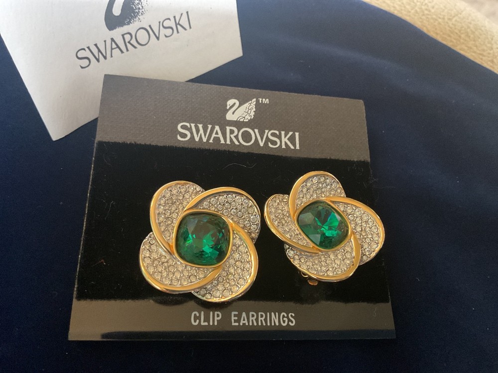 Vintage Swarovski Emerald Green w/ Clear Crystal Goldtone Flower Clip Earrings