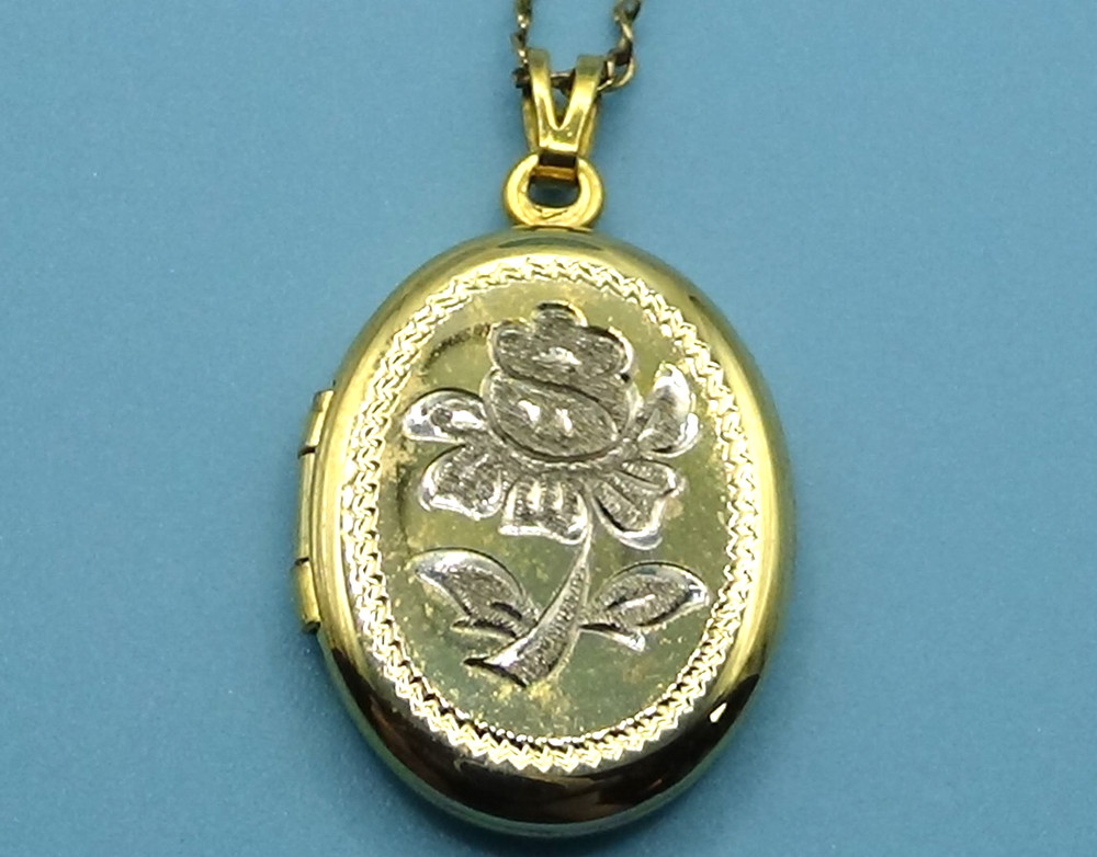 Vintage 14k Yellow Gold Filled Etched Silver Floral Oval Picture Locket Necklace