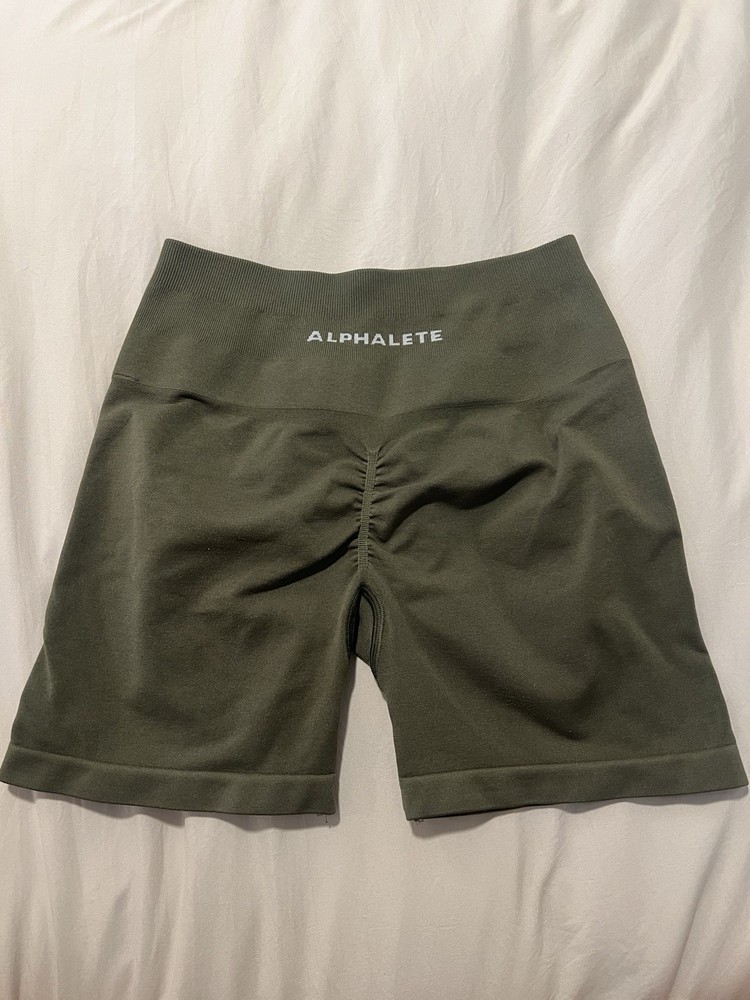 Alphalete Women’s Amplify Shorts 4” - Size S