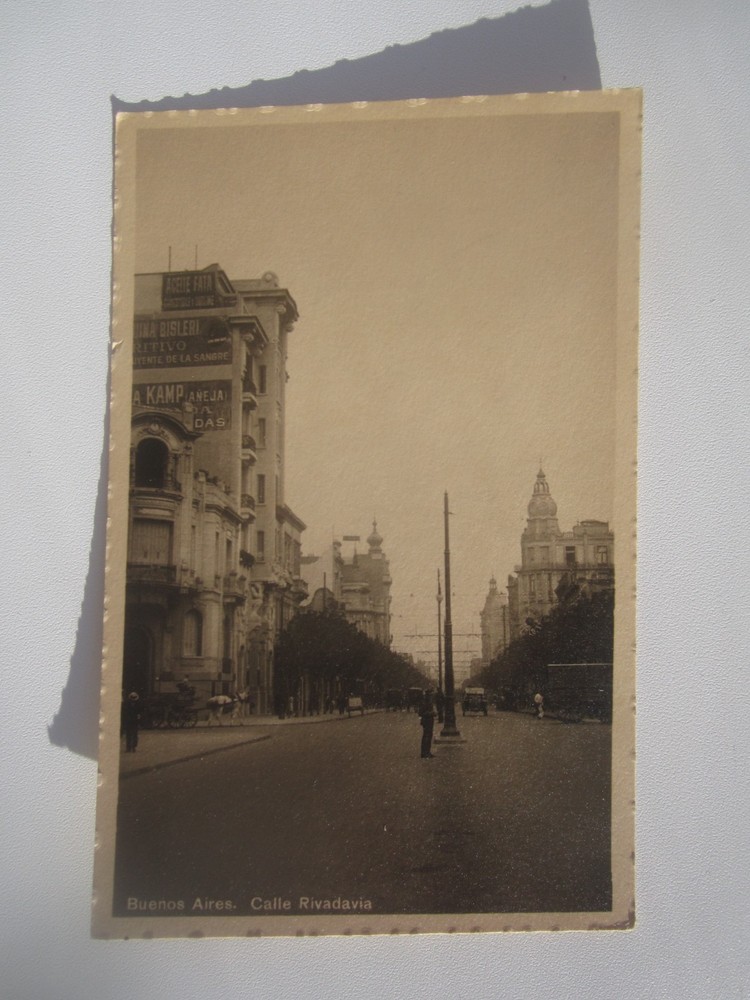 Argentina, Buenos Aires, Calle Rivadavia