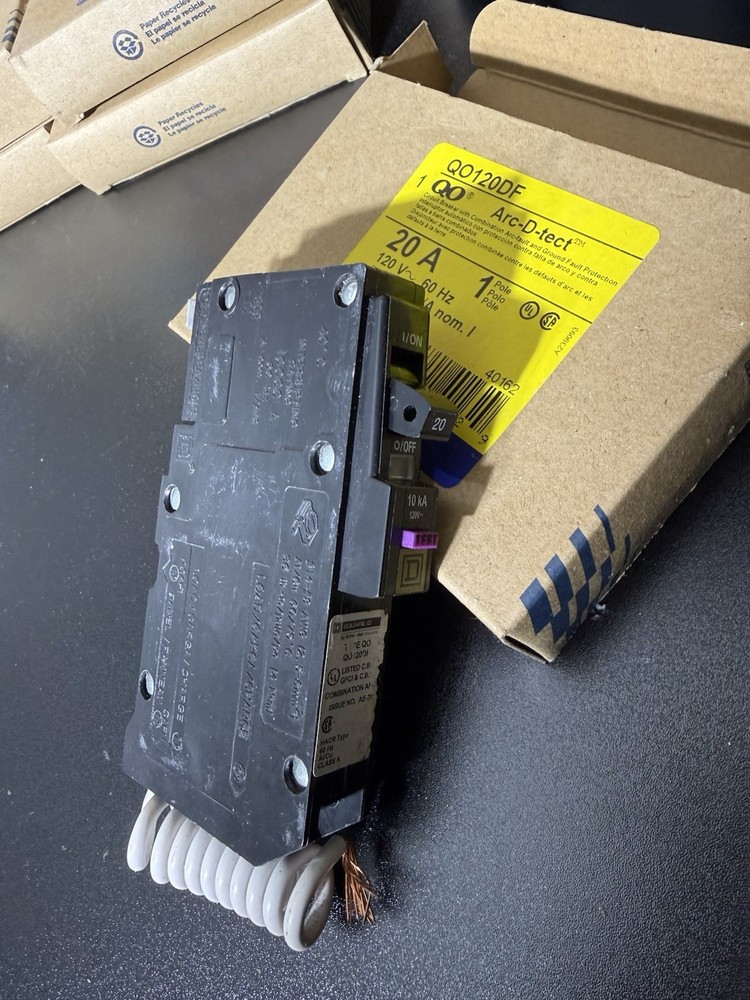 QO120DF - Square D -20 Amp Dual Function Circuit Breaker New In Box Lot Of Seven