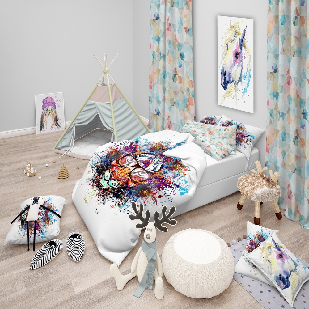 Designart 'Colorful Tiger in Glasses' Modern kids Bedding