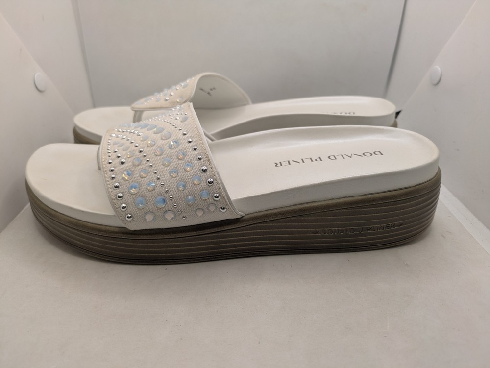 Donald Pliner Sandals Women's Size 9 White with Blue and Metal Stud Accent Slide