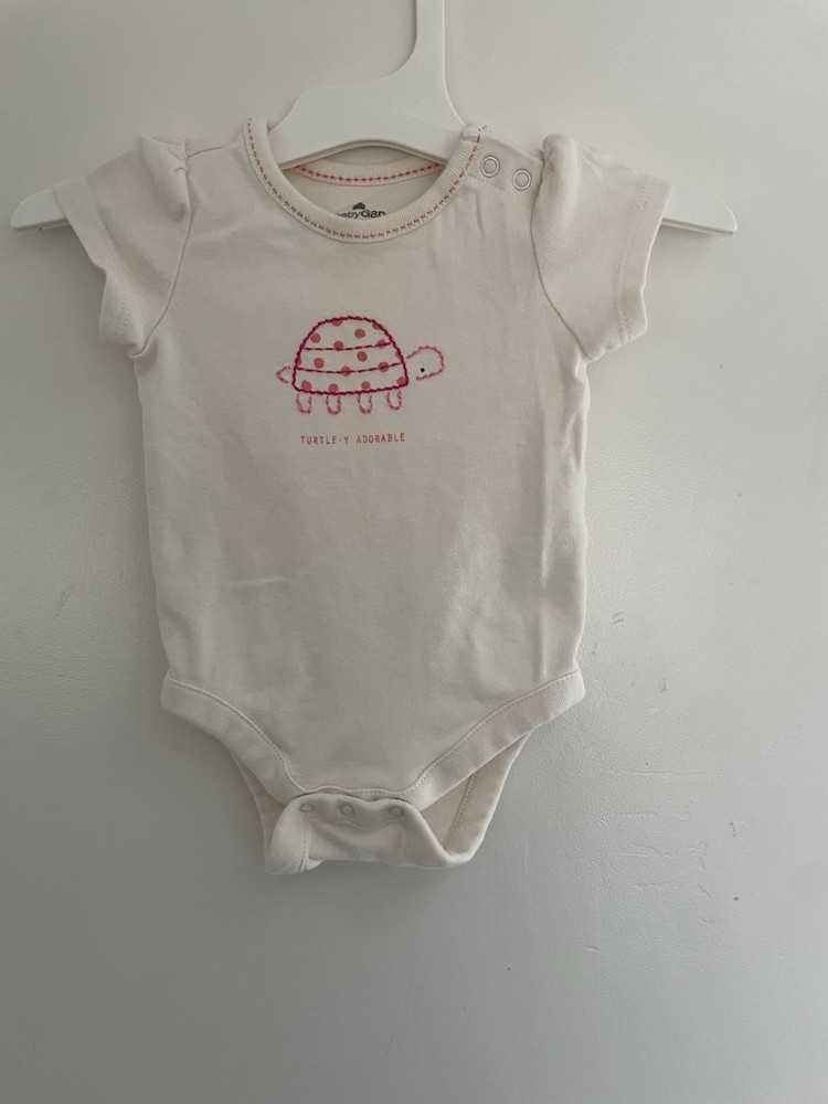 baby Gap Girls Cute Pink Turtle 100% Cotton Short Sleeve Bodysuit White 0-3M