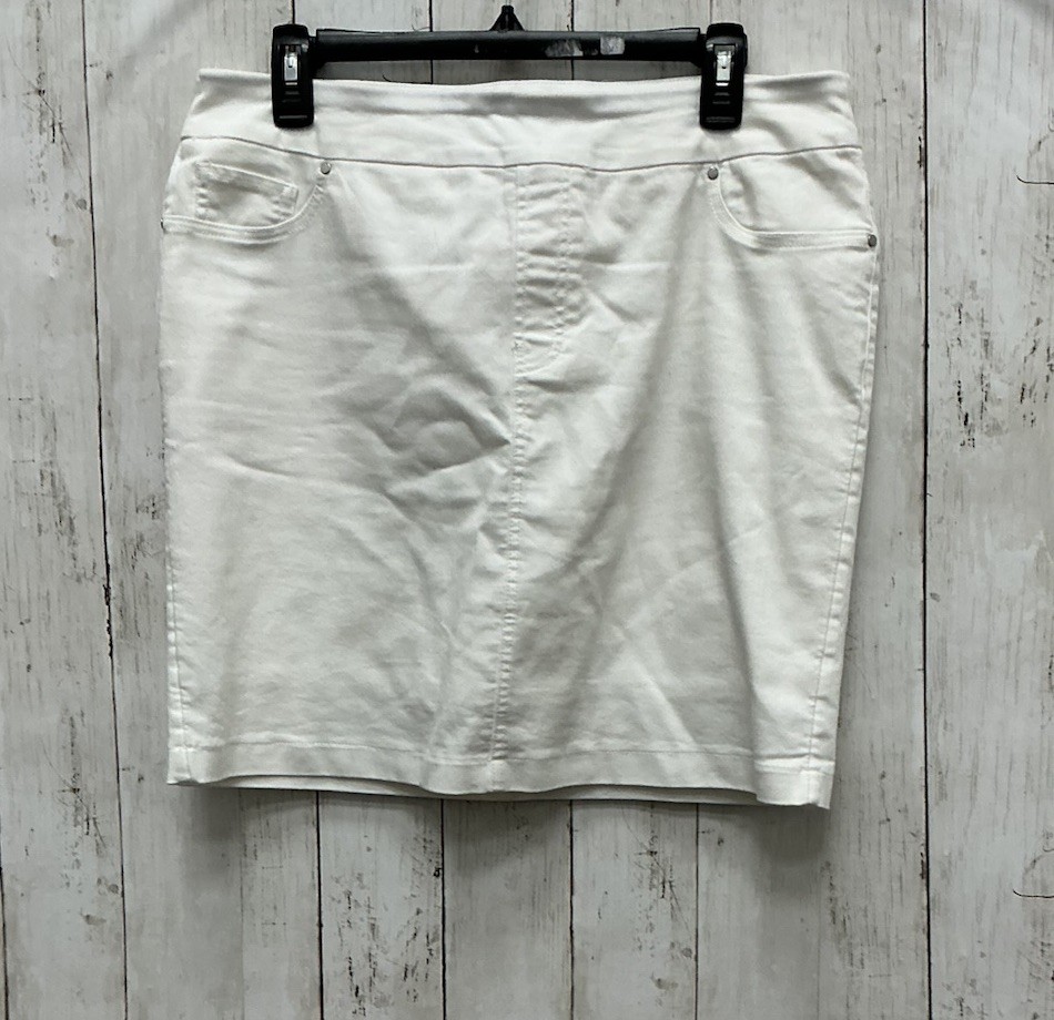 Chico’s White Jean Mini Skort Size 1.5 US 10