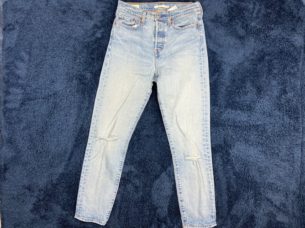 Levis Wedgie Womens Jeans 26 (28x27) Blue