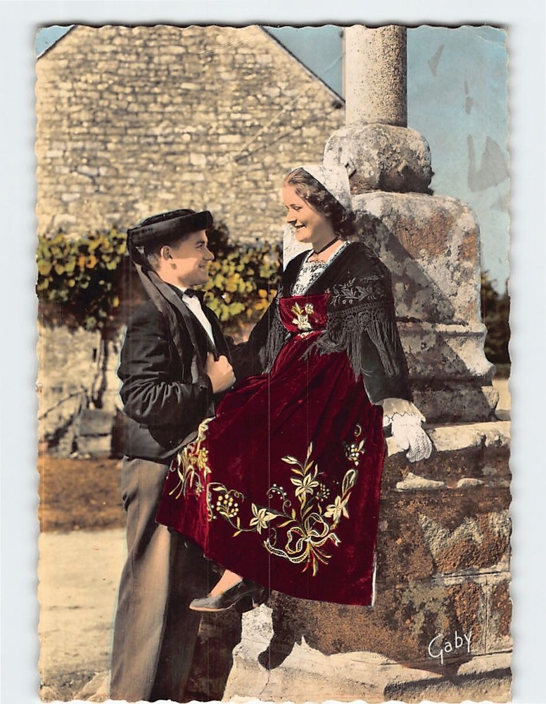 Postcard Couple in Traditional Breton Folk Costumes France