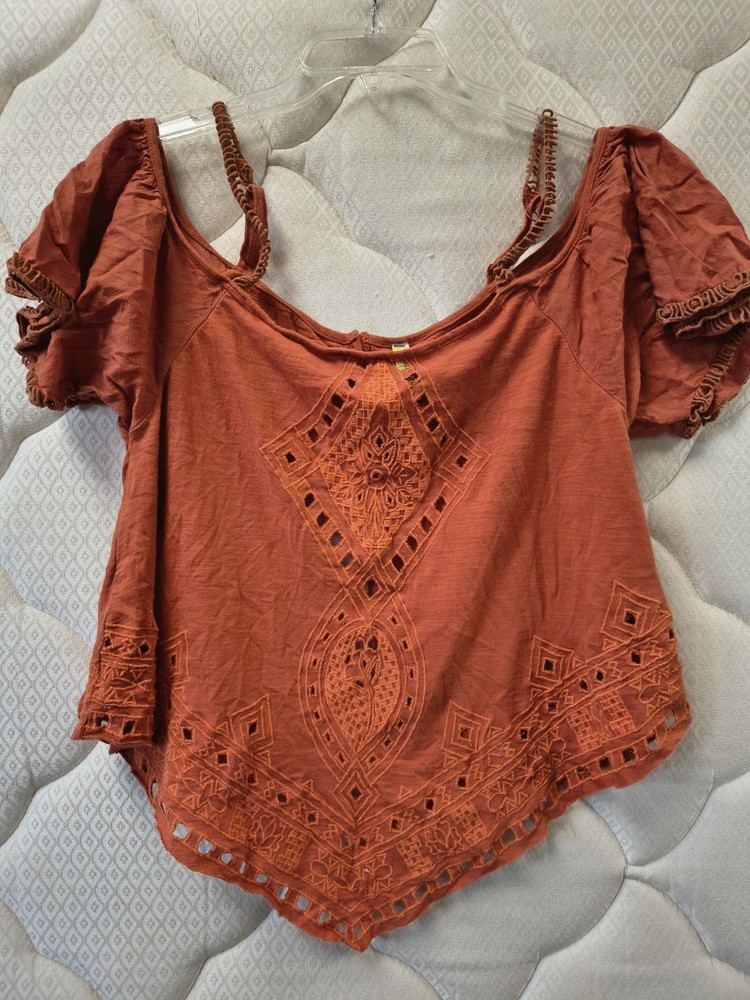 Free People Cold Shoulder Blouse size M Eyelet Top Open Back Festival Orange B2