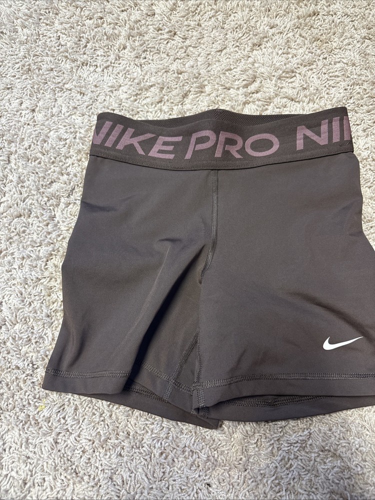 NWT Women's Nike Pro 3