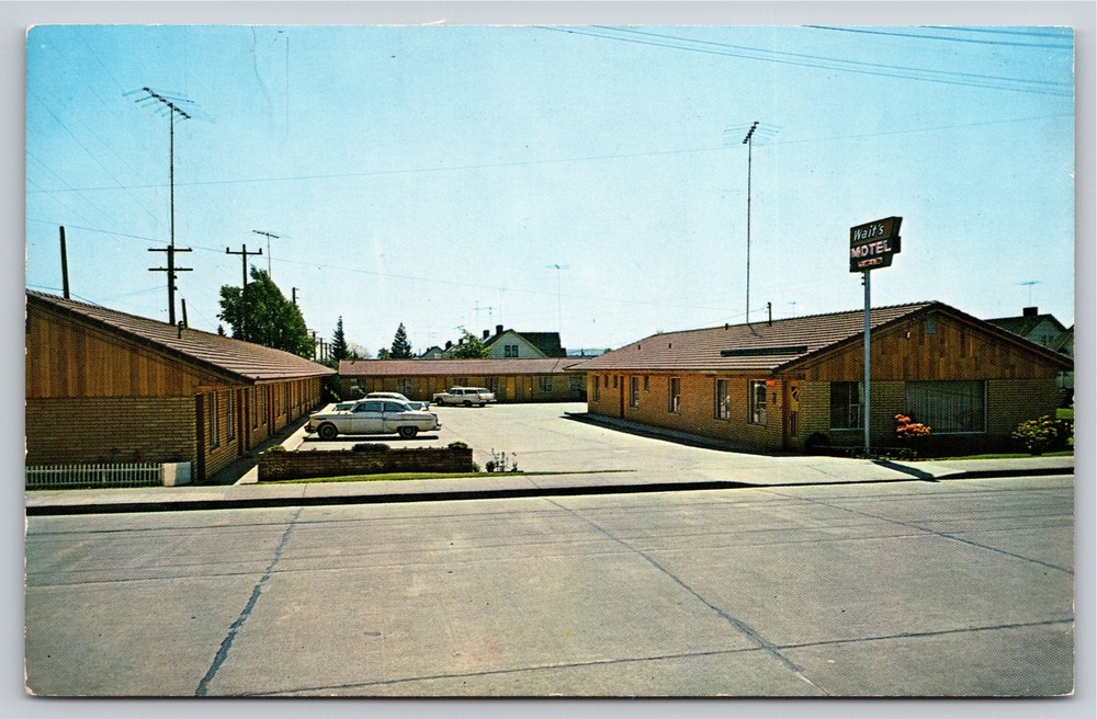 Roadside~Everett Washington~Waits Motel Street Entrance View~Vintage Postcard