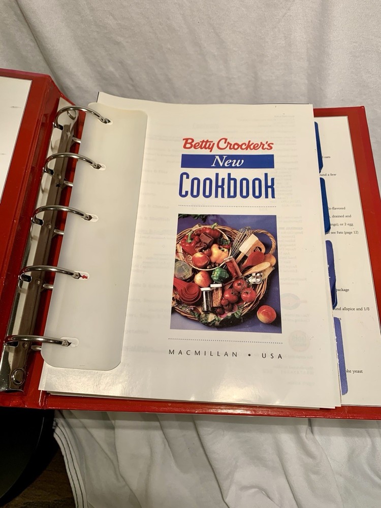 Betty Crocker's New Cookbook by Betty Crocker Editors (1996, Trade Paperback)