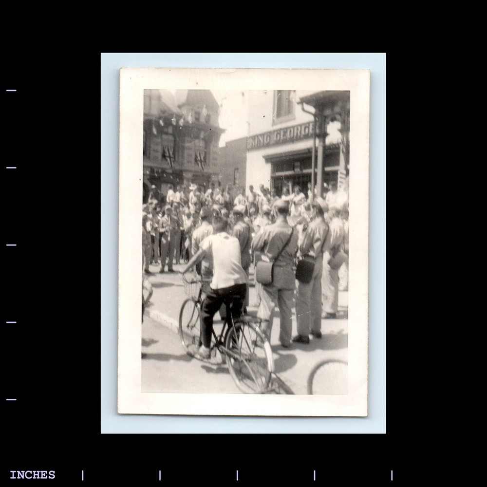 Old Vintage Photo STREET SCENE ARMY MEN SOLDIERS BICYCLE KING GEORGE STORE WW2