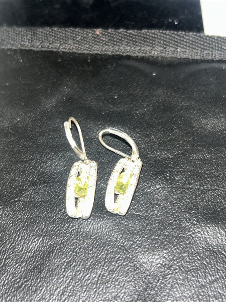 Beautiful Vintage Silver Tone Avon Envy Me Earrings NIB Estate