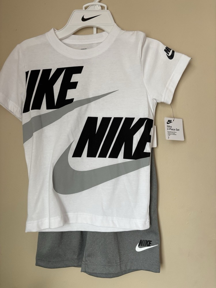 Nike Boys 2-Piece Outfit Set White T-Shirt Gray Shorts Size 7