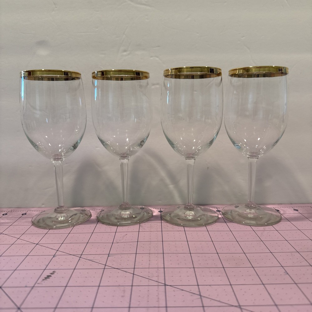 Vtg Set of 4 Stemmed Wine Goblets - 7” - Gold Rim - Clear Glass - Circa 1980s