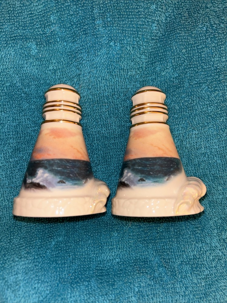 Lenox 2002 Thomas Kinkade Lighthouse Salt and Pepper Shakers Gold Accents (b1)
