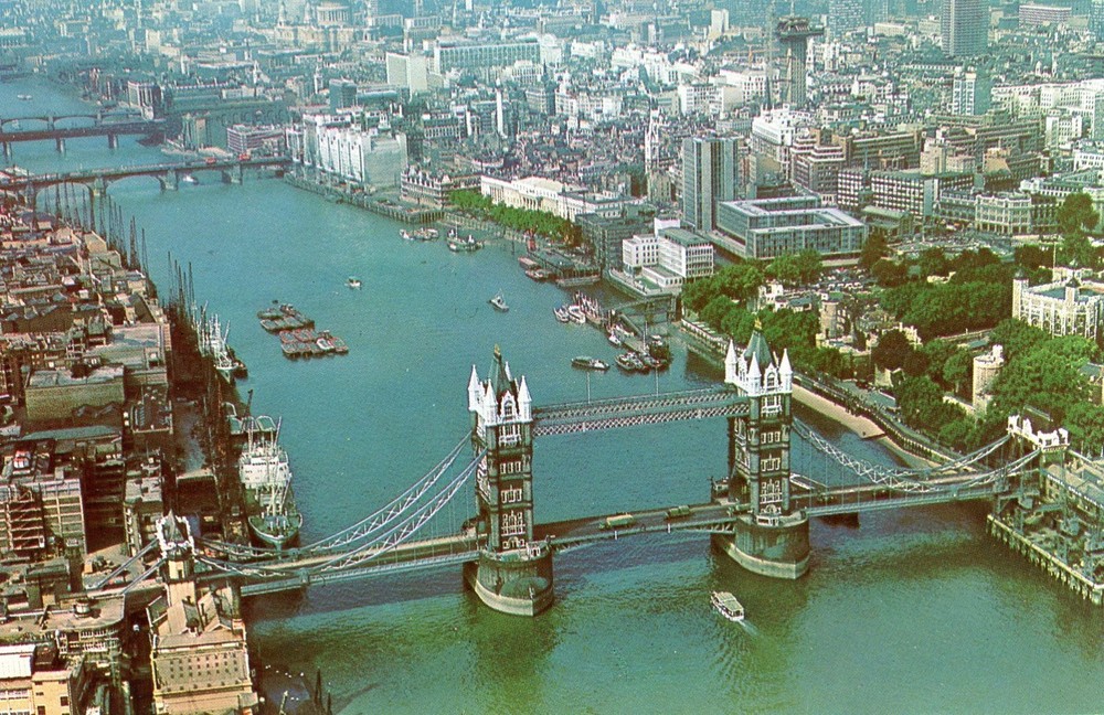 Tower Bridge & the City of London, England, UNP, VG --POSTCARD