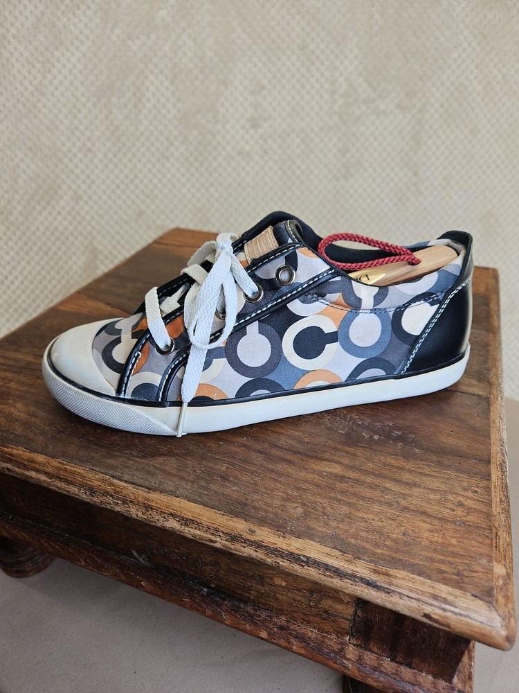 COACH Women's Barrett Logo Lace Up Sneakers Low Top Trainers Sz 7.5 B Preloved