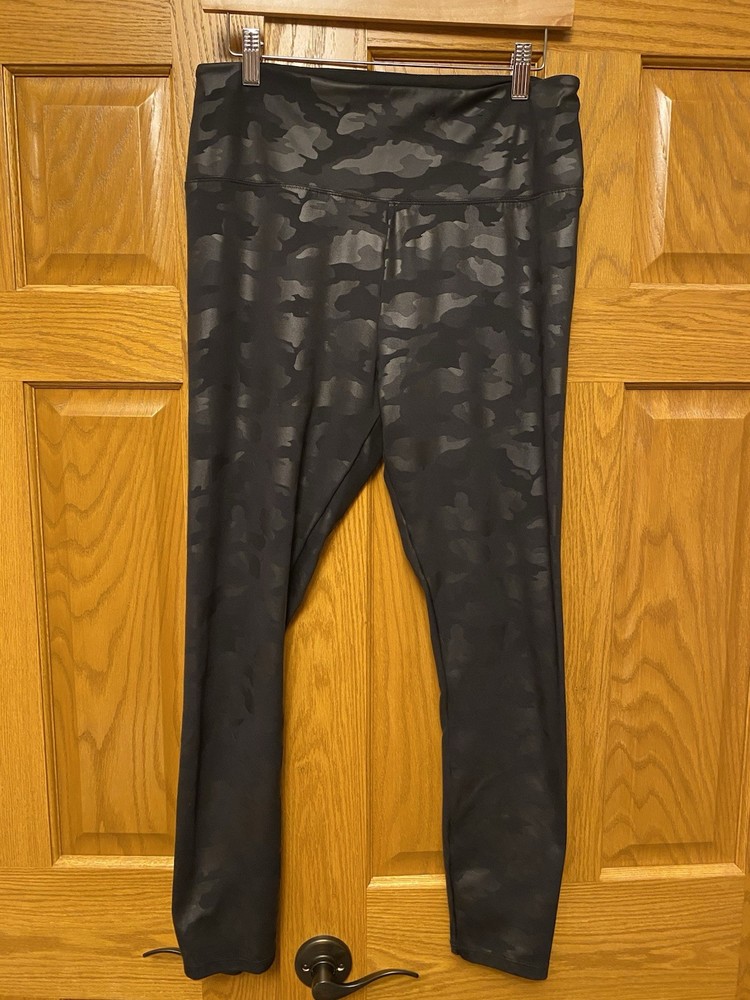 Simply Vera Vera Wang Black Camouflage Ankle Leggings Women's Size L