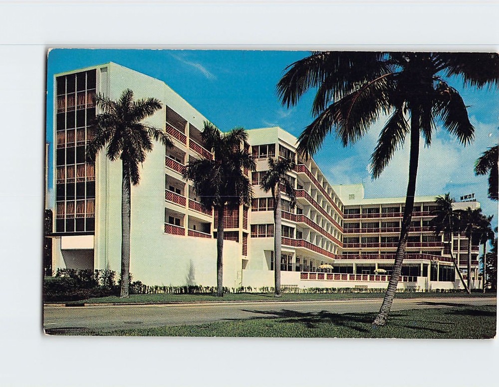 Postcard The Holiday Inn of West Palm Beach Florida USA