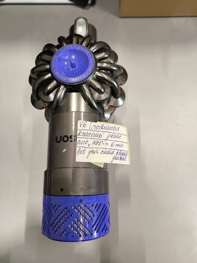 Dyson V6 Cordless Vacuum Used Weak Battery Noisy No Accessories