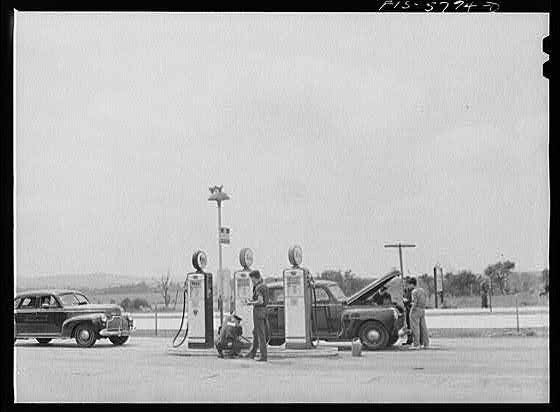 Photo:Pennsylvania Turnpike Service Station Gas Pumps 1950s Auto Scene