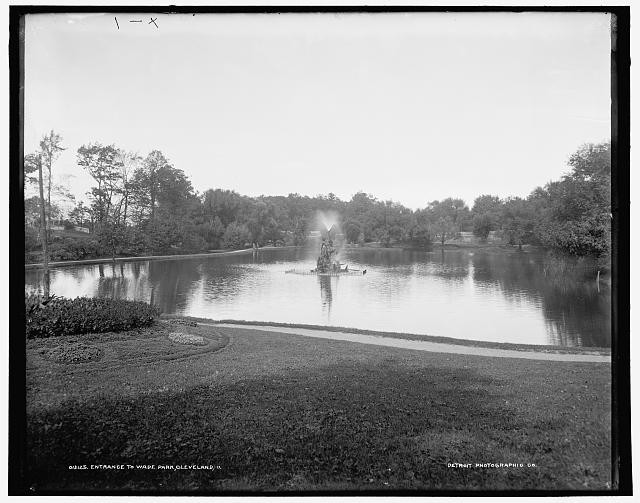 Photo:Cleveland Ohio Wade Park Entrance Fountain Lake 1900s