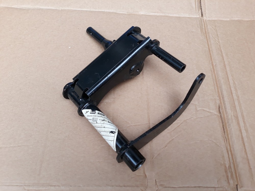 Genuine Piaggio Engine Swing Arm Pivot Support Bracket 599665 MP3 X8 X7 125 250