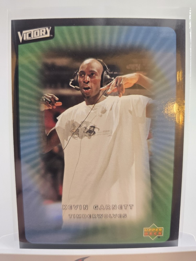 2003-04 Upper Deck Victory - Kevin Garnett #54 Minnesota Timberwolves