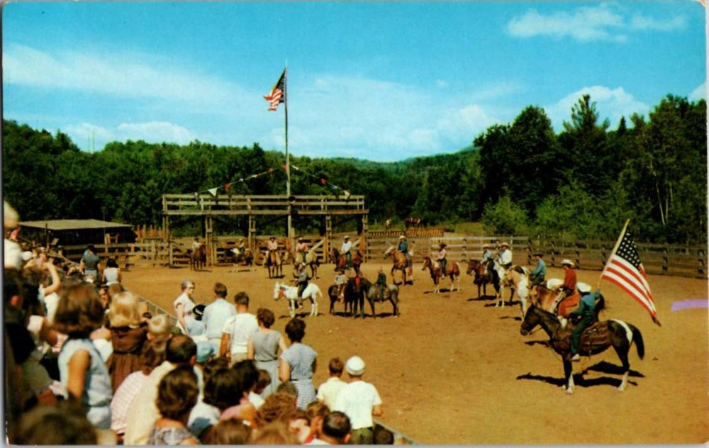 Schroon Lake - Lake George NY : FRONTIER TOWN TOURIST ATTRACTION m/14 BH8977