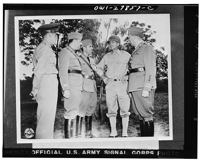 Photo:U.S. Army Officers WWII 1940s Group Portrait Military Uniforms